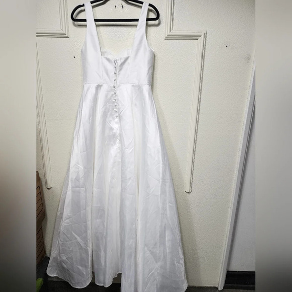 Lulus Modern Affection White Taffeta Pleated Sleeveless Maxi Dress Wedding - Picture 9 of 10